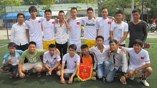 Sinh viên Khoa Mỏ giành giải nhì - Giải bóng đá sinh viên 2012